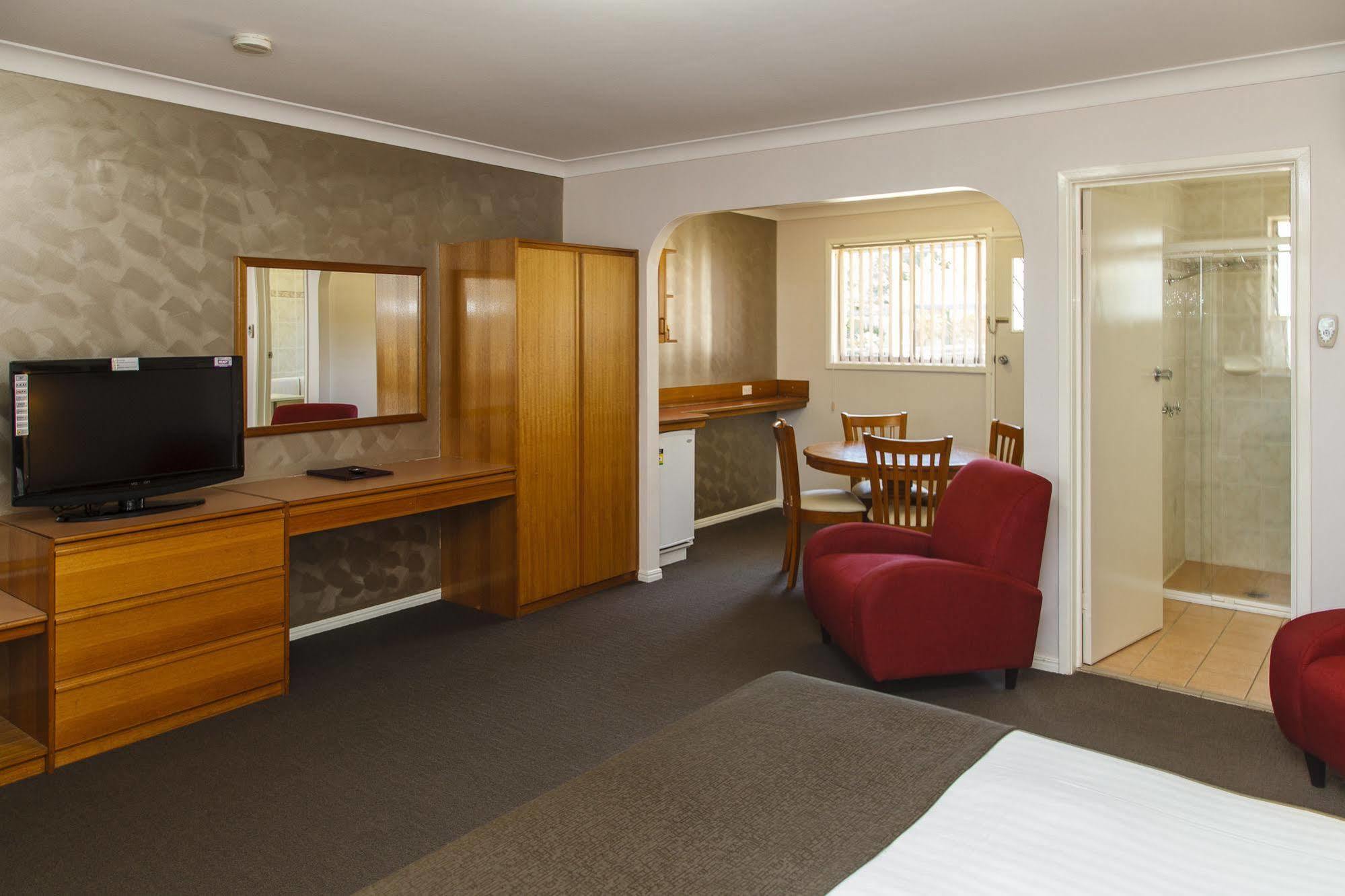 Mcnevins Maryborough Motel Exterior foto